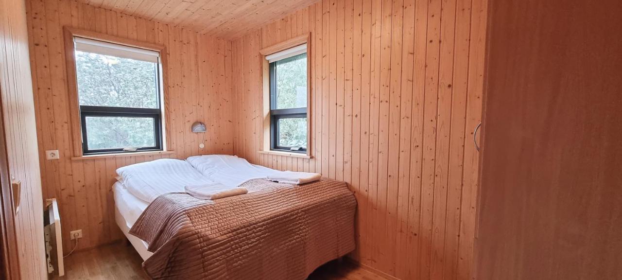 Kirkjubraut - Church Street Villa Talknafjordur ภายนอก รูปภาพ