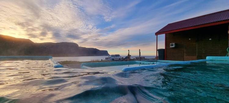 Kirkjubraut - Church Street Villa Talknafjordur ภายนอก รูปภาพ