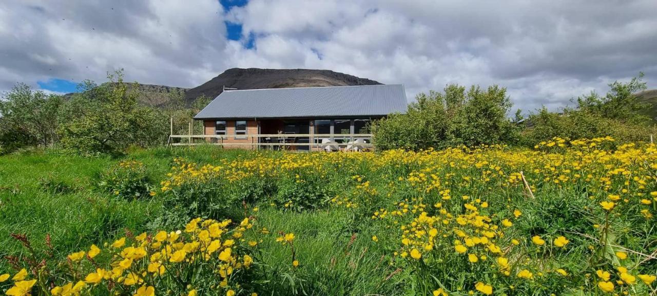 Kirkjubraut - Church Street Villa Talknafjordur ภายนอก รูปภาพ