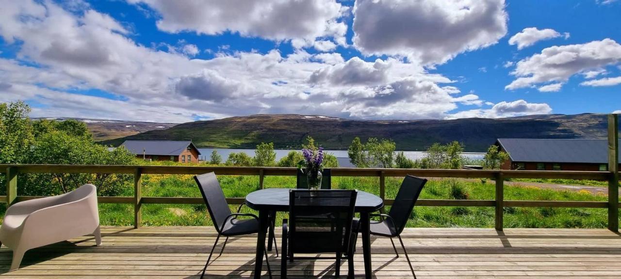 Kirkjubraut - Church Street Villa Talknafjordur ภายนอก รูปภาพ