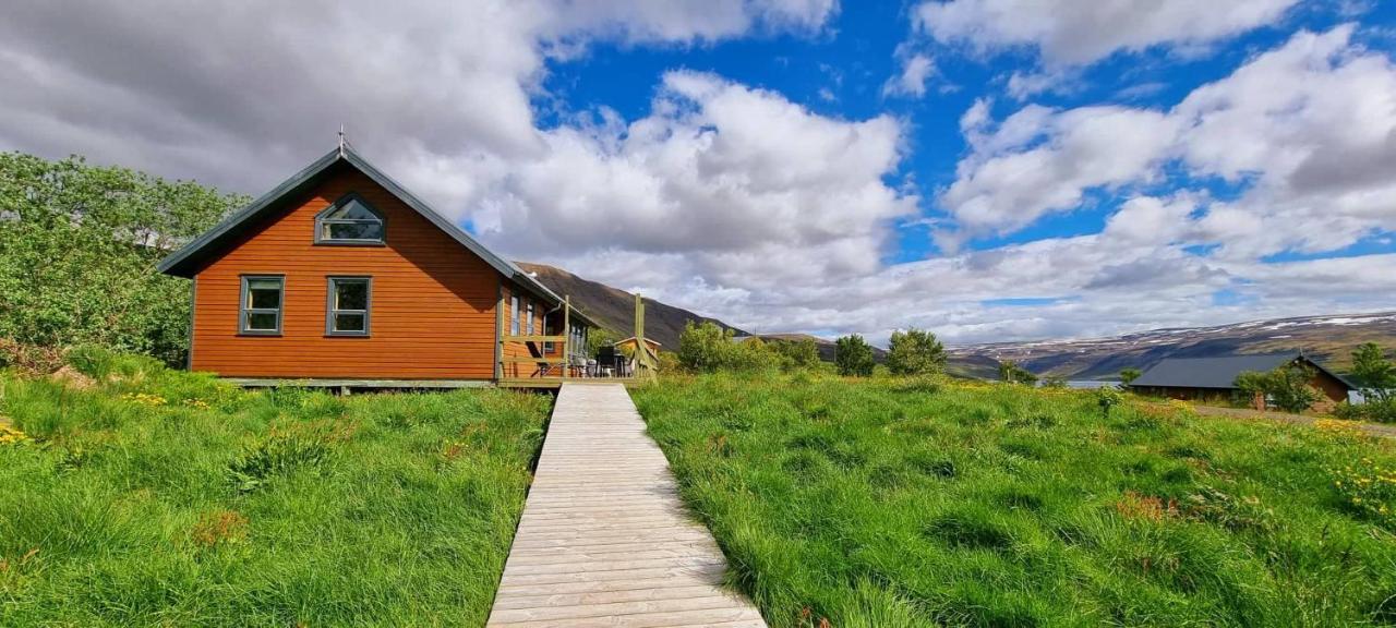 Kirkjubraut - Church Street Villa Talknafjordur ภายนอก รูปภาพ