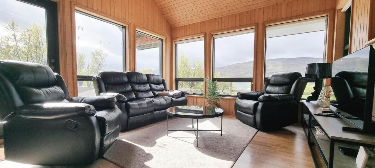 Kirkjubraut - Church Street Villa Talknafjordur ภายนอก รูปภาพ
